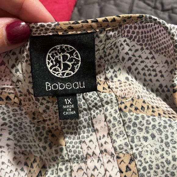 Bobeau tan/cream/pink polyester High Low Midi sleeveless v-neck blouse Size: 1X - Picture 3 of 4